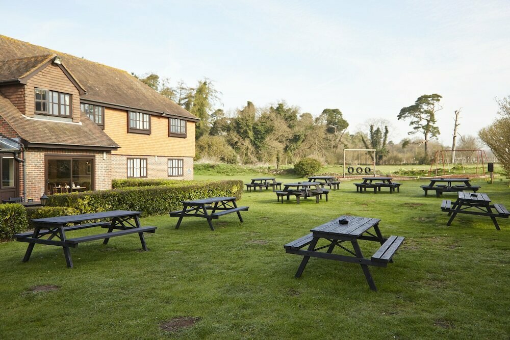 Dog House by Chef and Brewer Collection