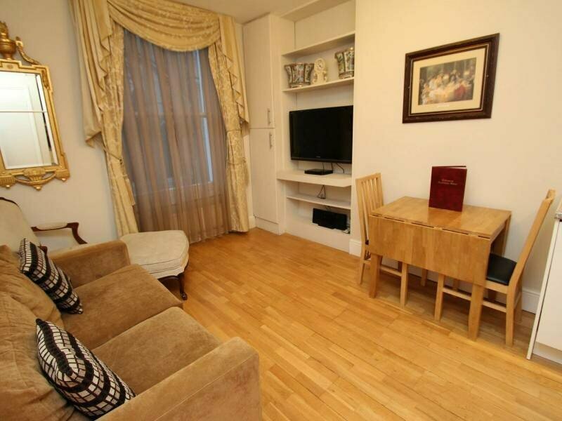 Minc Mayfair Court