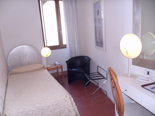 Borgo Ognissanti Central and Charming Location, Забронировать Отель Отели и гостиницы Флоренции, рядом с Флорентийский баптистерий, Отель