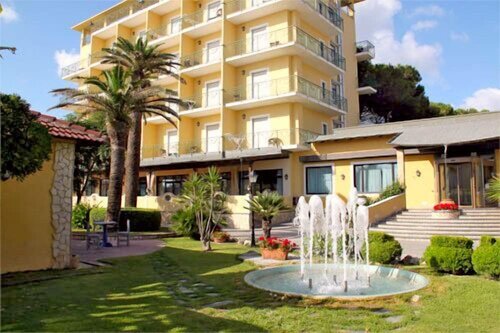 Hotel Club Sabbiadoro, Book Hotel Battipaglia Campania