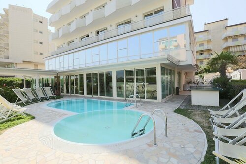 Hotel King 3 stars - Milano Marittima, Забронировать Отель Отели Червия с бассейном, Бассейн
