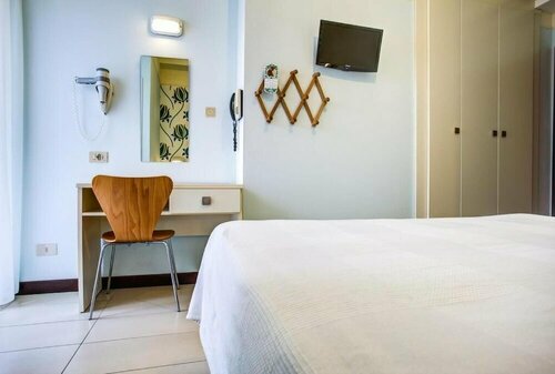 Hotel Konrad, Забронировать Отель Маребелло Римини