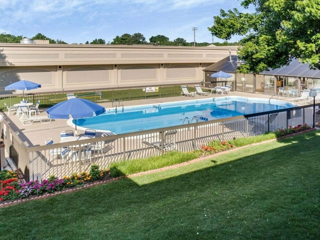 Clarion Inn