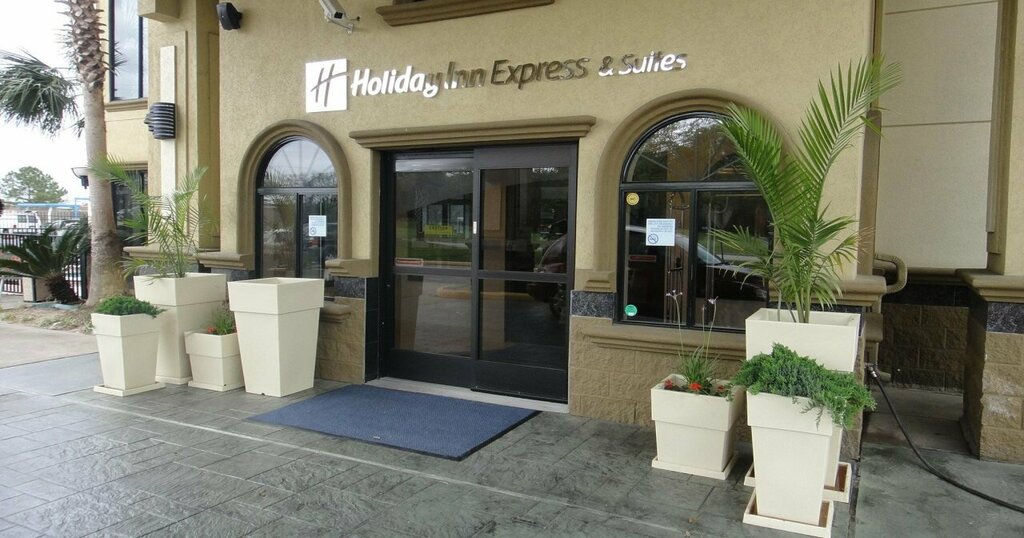 Holiday Inn Express & Suites