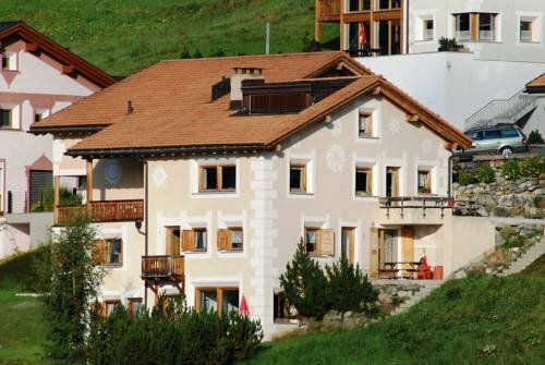Pension Allegra, Prenota Hotel Hotel a Ftan con parcheggio, vicino a Prui, Parcheggio