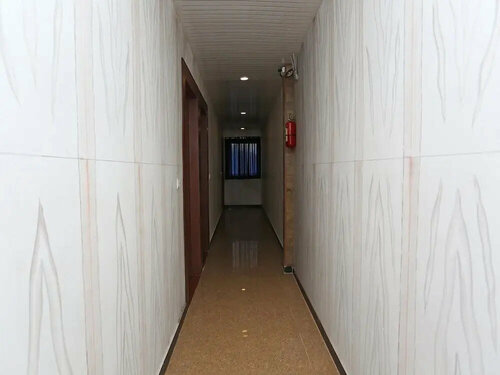 Oyo 15839 Hotel Queen Palace, Забронировать Отель Отели Матхура 3 звезды, 3*
