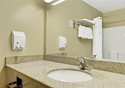 Days Inn & Suites Niagara Falls/Buffalo, Book Hotel Hoteller i New York State med morgenmad, Morgenmad
