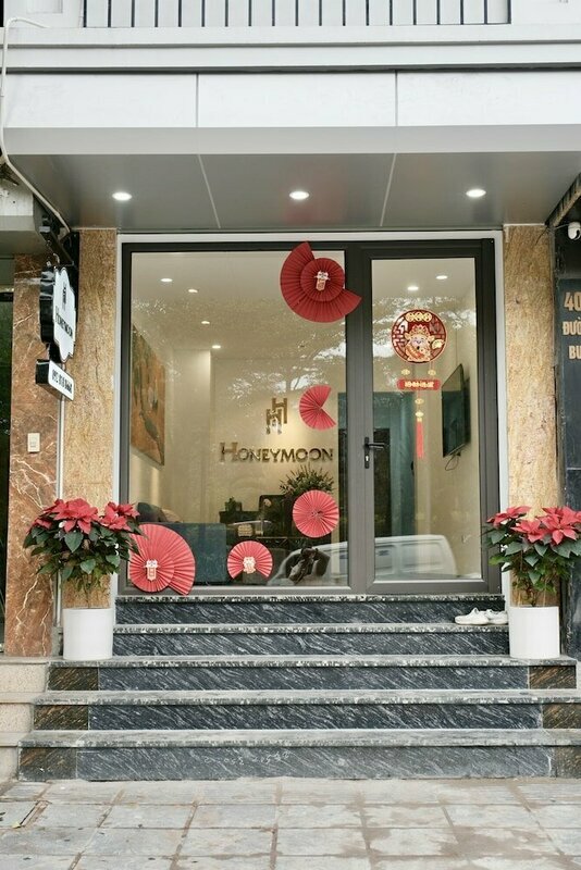 Honeymoon Hotel
