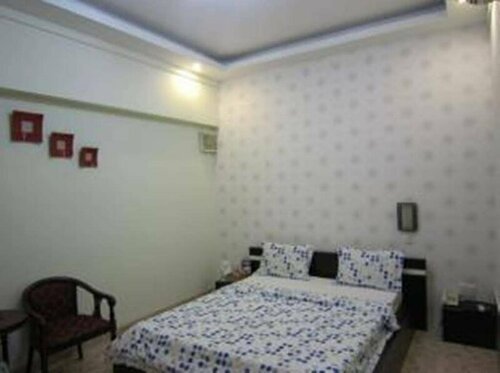 Van Phat Hotel, Забронировать Отель Район 1 Хошимин, рядом с Cho Quan Church