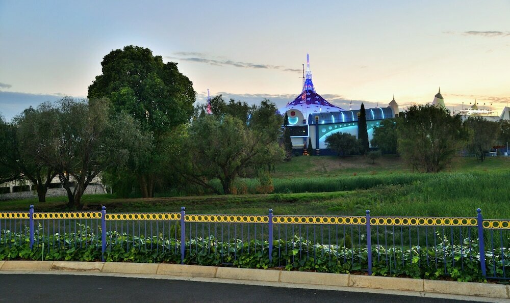 Road Lodge Carnival City