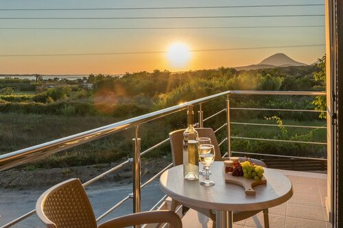 Villa Nissos, Забронировать Вилла Бизнес-отели Корфу, рядом с Пляж Issos, 4* 5*