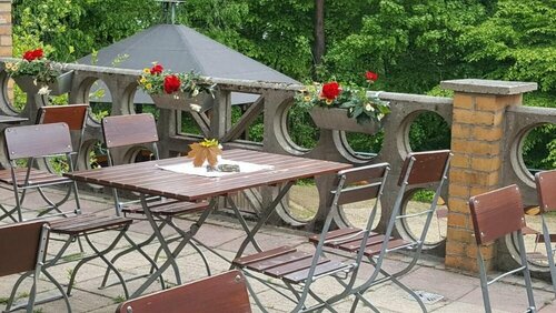 Hotel Kreuzbergbaude beim Berzdorfer See mit Wohlfühl Sauna, Забронировать Отель Jauernick-Buschbach 