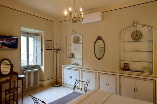 Dolce Rosa  Centro Storico, Book Hotel Hoteller i Sansepolcro med parkering, Parkering