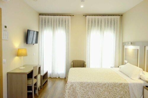 Hostal Toledo, Забронировать Хостел Толедо Toledo Province, рядом с Castillo de San Servando