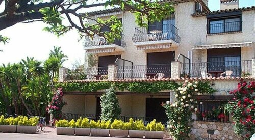 Castel Garoupe, Забронировать Отель Отели Антиб с завтраком, рядом с Le Sentier du Littoral, Cap d'Antibes, Завтраки