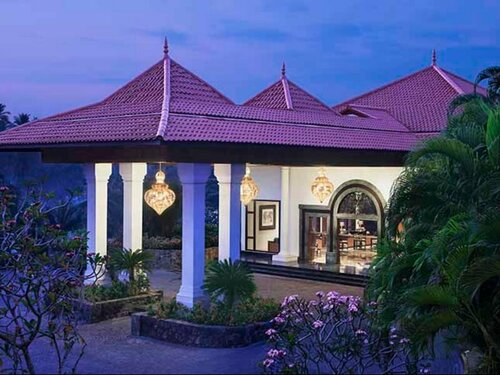Taj Bentota Resort & Spa, Забронировать Курортный отель Отели Округа Калутара 5 звезд, 5*