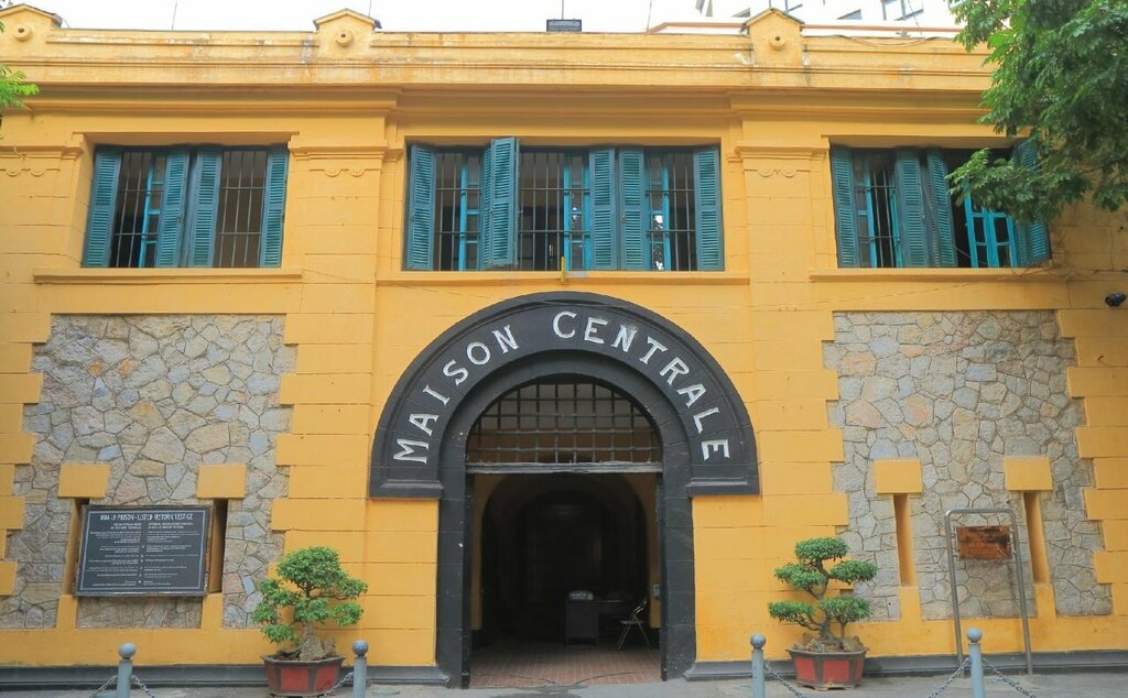 Hanoi Little Center Hotel