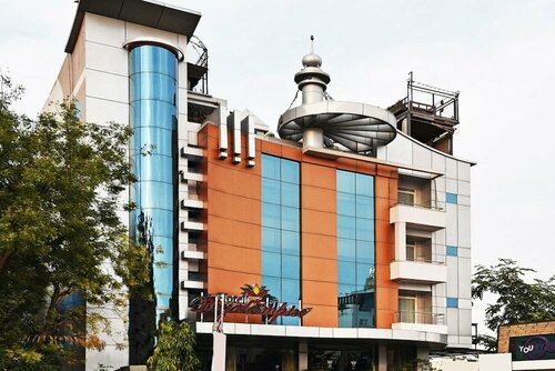 Capital O 18514 Hotel Royal Empire, Rezerwuj Hotel Hotele w Rajasthan z parkingiem, Parking