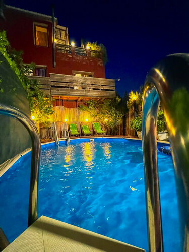 Art Dacha Panaekhalo Drugoj mir Guest House, Rezervasyon Misafirhane Crimea havuzlu oteller, Yüzme Havuzu