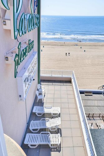 Paradise Plaza Inn, Забронировать Отель Отели Оушен-Сити с бассейном, рядом с Ocean City Harbor, Бассейн