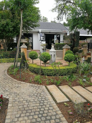 At 98 on Lynburn Guest House, Book Pension Pretoria 