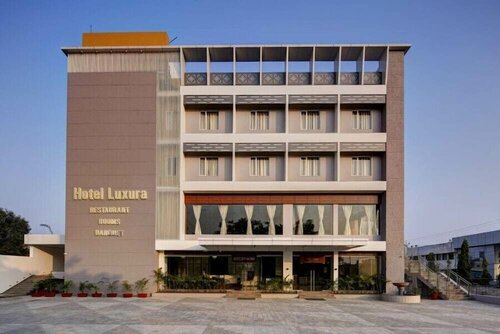 Hotel Luxura, Rezervovat Hotel Godhra Gujarat