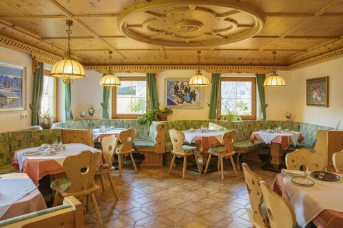 Frühstückspension Alpenhof, Забронировать Отель Отели Фирген 3 звезды, 3*
