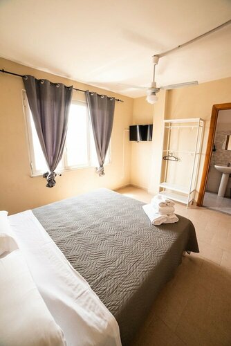 Departure rooms&hostels, Book Bed and Breakfast Napoli hovedbanegård - Stazione Centrale Napoli