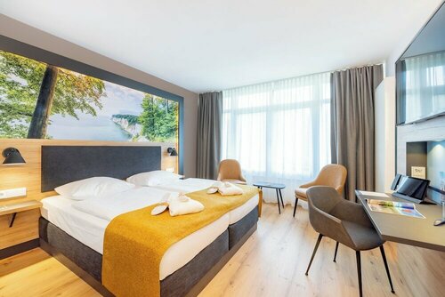 Parkhotel Rügen, Забронировать Отель Отели земли Мекленбург-Передней Померания с парковкой, Парковка