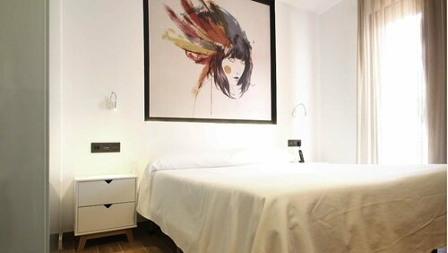 Hotel The Element, Забронировать Отель Отели Камбрильс с питанием, Пансион