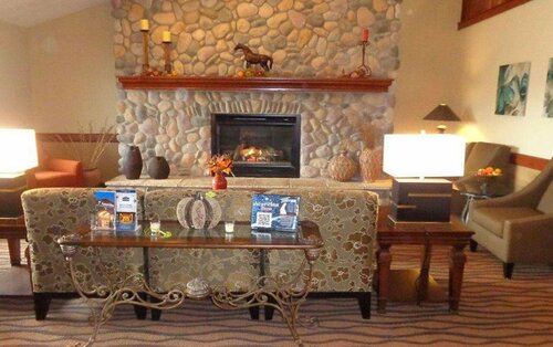 Red Lion Inn & Suites Grimes, Buchen Sie Hotel Grimes Iowa