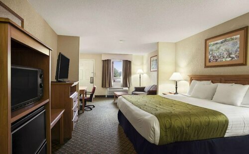 Days Inn & Suites by Wyndham Stuttgart, Забронировать Отель Штутгарт Арканзас, рядом с Центр искусств The Grand Prairie