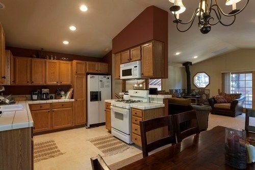 372 Rim Drive 3 Br home by RedAwning
