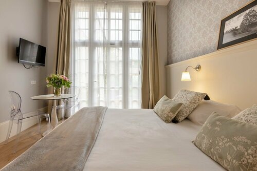 La Maison Blanche, Забронировать Апартаменты/квартира Отели Haute-Vienne с парковкой, Парковка