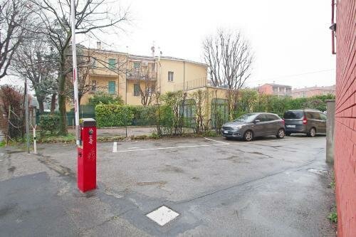 Bologna Città Turrita B&B, Забронировать Отель «постель и завтрак» Отели провинции Болоньи с парковкой, Парковка