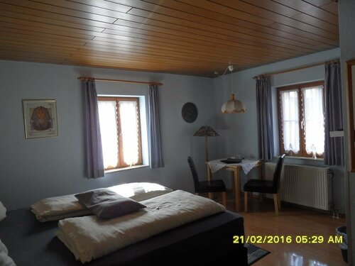 Ferienwohnungen Monteurzimmer Fam. Schartl Zur Silbernen Kanne