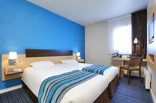 Kyriad Viry-Chatillon, Réserver Hôtel Hôtels à Essonne avec piscine, Piscine