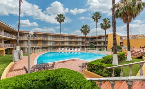Quality Inn Piedras Negras, Book Hotel Hotels in Coahuila with Parking, Parking