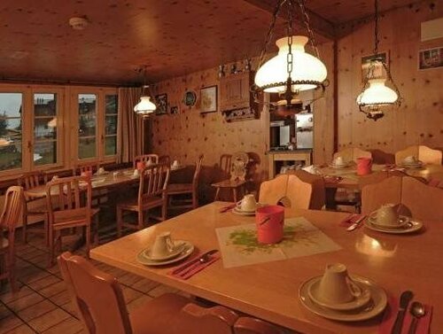 Lehmanns Herberge Hostel, Prenota Ostello Ostelli a Canton Berna, Ostello