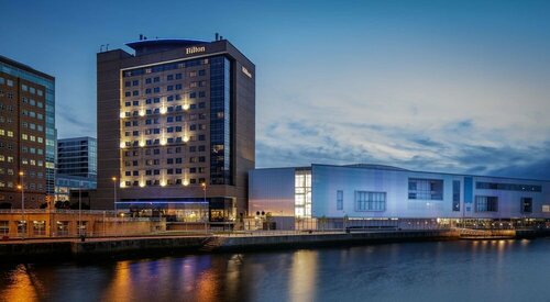 Отель Hilton Belfast, Забронировать Отель Отели Графства Антрим с парковкой, Парковка