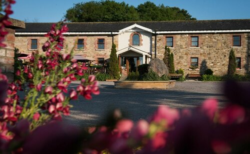 Newgrange Lodge, Boek Hotel Donore 
