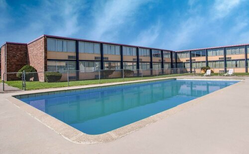 Napoleon Inn & Suits, Prenota Hotel Hotel a Ohio con parcheggio, Parcheggio