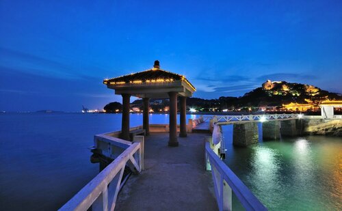 Xiamen Huaqiao Hotel, Rezerwuj Hotel Hotele w Xiamen z Basenem, Basen