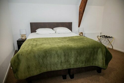 The Velvet Lodge, Забронировать Отель Бизнес-отели Гааги, рядом с Центральный железнодорожный вокзал Гааги, 4* 5*