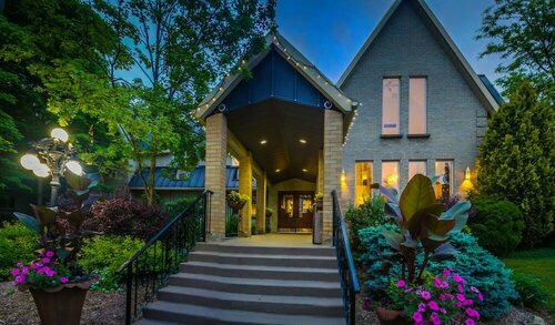 Elm Hurst Inn & Spa, Забронировать Курортный отель Ингерсолл Southwest Ontario