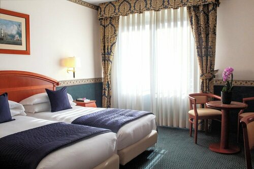 Starhotels Vespucci, Забронировать Отель Кампи-Бизенцио Тоскана
