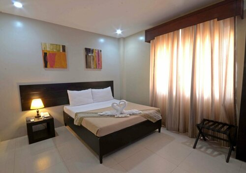 Holiday Suites Puerto Princesa, Rezerwuj Hotel Hotele w Busuanga Island z Parkingiem, Parking