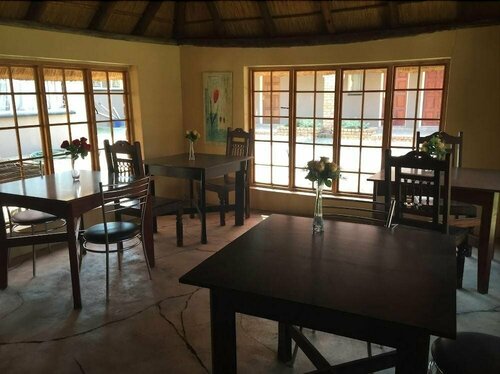 Metro Guest House, Buchen Sie Pension Hotels in Gauteng mit Parkplatz, Parkplätze