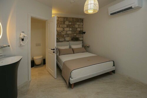 Avalon Boutique Hotel & Suites, Забронировать Бутик-отель Отели Измира с бассейном, Бассейн