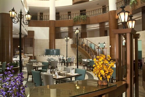 Savoy Suites Greater Noida, Забронировать Отель Бизнес-отели Грейтер-Нойда, 4* 5*
